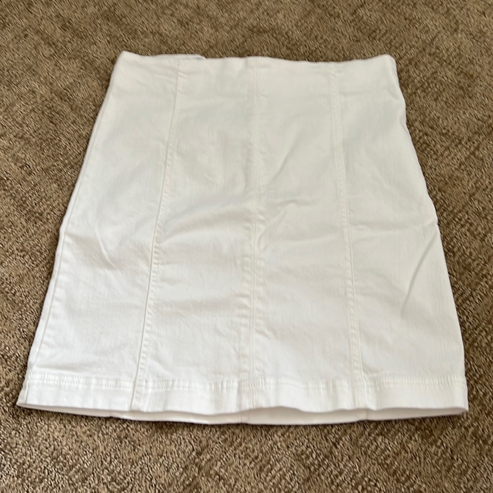 White stretch skirt size M non see through